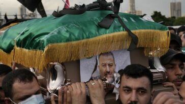 Cientos de personas marchan en Beirut para el funeral del diputado de Hamás Saleh al-Arouri