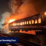 Cinco muertos al incendiarse un tren de pasajeros abarrotado en Bangladesh