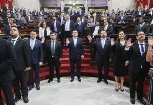 Corte guatemalteca ordena repetir elección de presidente del Congreso