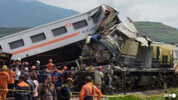 Cuatro muertos y 22 heridos en un choque de trenes en Indonesia