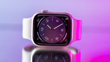 El Apple Watch Series 8 de acero inoxidable con LTE tiene un descuento de $175