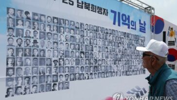 Ministry creates symbol of S. Koreans abducted by N. Korea by using forget-me-not motif