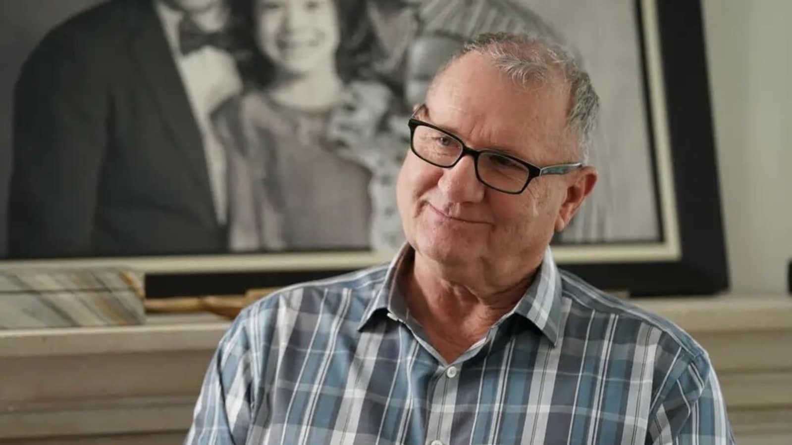 El inicio de Modern Family, Ed O'Neill, revela el 'incidente lamentable' que inició su enemistad con Amanda Bearse
