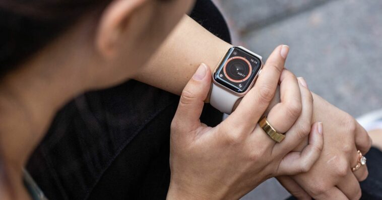 El último Apple Watch SE tiene un descuento de $50 justo a tiempo para tus objetivos de acondicionamiento físico de Año Nuevo