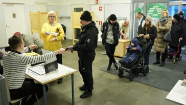 Los votantes en Finlandia están emitiendo sus votos hoy mientras se preparan para elegir un nuevo presidente en medio de crecientes tensiones con Rusia.