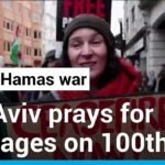 Israelíes bailan, cantan y rezan por los rehenes de Gaza en el día 100 de la guerra