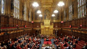 La Cámara Alta del Reino Unido vota para retrasar el plan de deportar a solicitantes de asilo a Ruanda