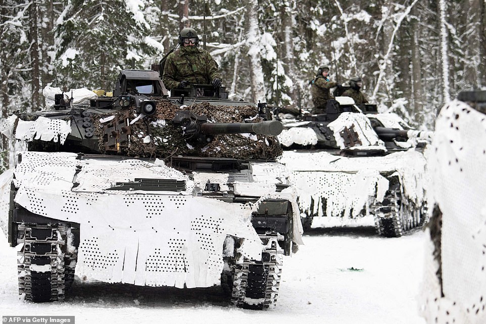 La OTAN planea movilizar 90.000 soldados en su mayor maniobra militar desde la Guerra Fría en un intento por disuadir a Vladimir Putin.  La alianza anunció que el ejercicio comenzaría la próxima semana y pondrá a prueba la capacidad de los aliados durante meses para participar en un conflicto con un adversario tan capaz como Rusia.