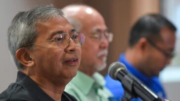 La agencia anticorrupción de Malasia notifica al hijo de Mahathir que declare sus bienes