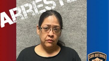 Myrta Romanos, de 47 años, fue arrestada por la policía de San Antonio el miércoles en relación con el asesinato.