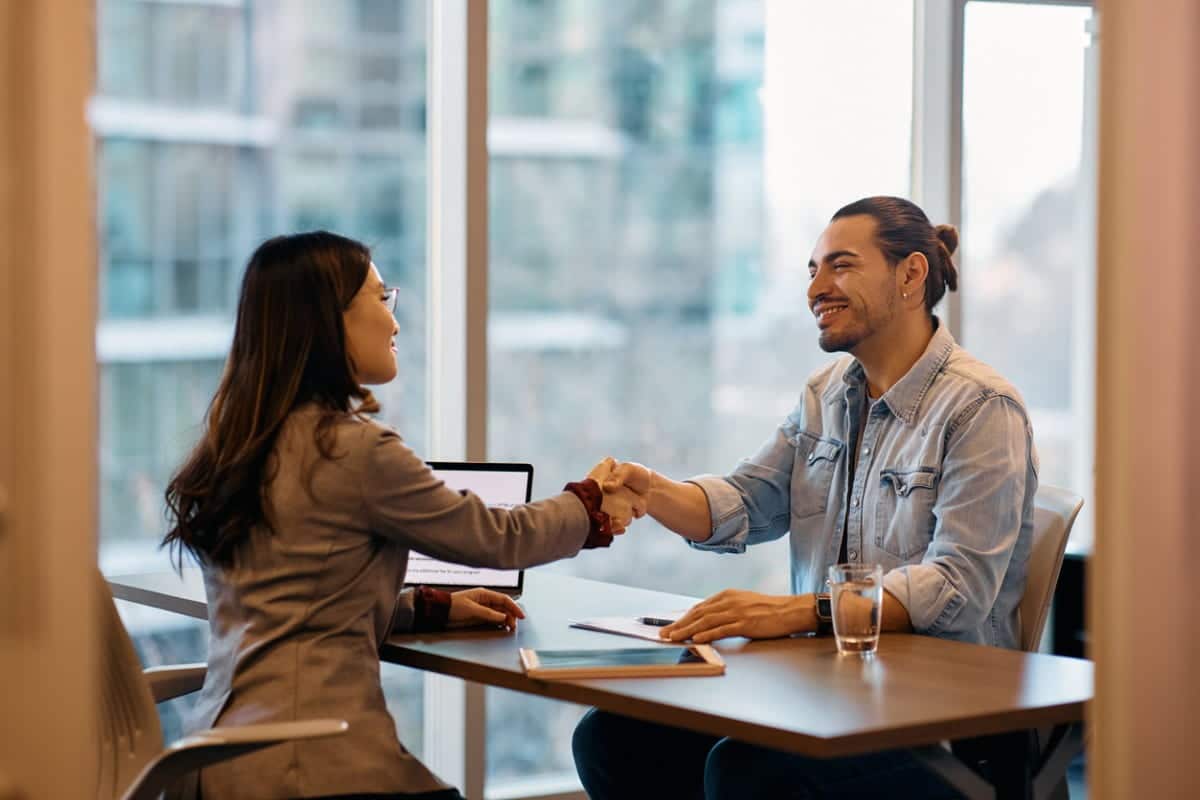 La tasa de empleo de inmigrantes en Canadá aumentó en 2023
