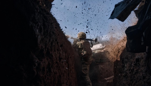 Las fuerzas ucranianas repelen los ataques en cuatro sectores y en la margen izquierda del río Dniéper – Estado Mayor