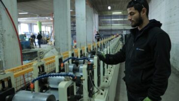 Las industrias palestinas tambalean mientras Israel bombardea Gaza y bloquea Cisjordania
