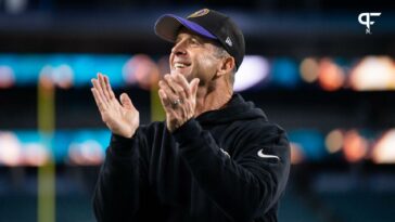Los fanáticos de la NFL reaccionan al divertido baile de John Harbaugh mientras el cuerpo técnico de los Ravens se vuelve viral