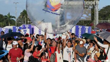 Los partidarios de Marcos y Duterte se manifiestan en Filipinas mientras se profundiza la ruptura familiar