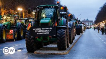 Los tractores alemanes obstruyen Berlín mientras las protestas de los agricultores alcanzan su clímax