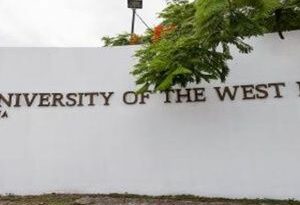 Personal de la Universidad de las Indias Occidentales activa huelga en Jamaica