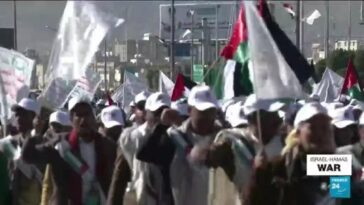 Protesta masiva en Yemen tras los ataques de Estados Unidos y el Reino Unido contra los rebeldes hutíes