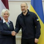Shmyhal analiza las aspiraciones europeas de Ucrania con el presidente del parlamento letón