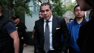Trump pierde al abogado Joe Tacopina mientras se avecina el juicio por el silencio de la estrella porno
