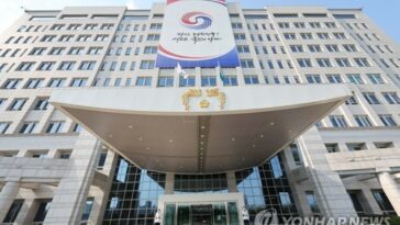 Yoon agrees to extend work of state reconciliation panel by 1 year