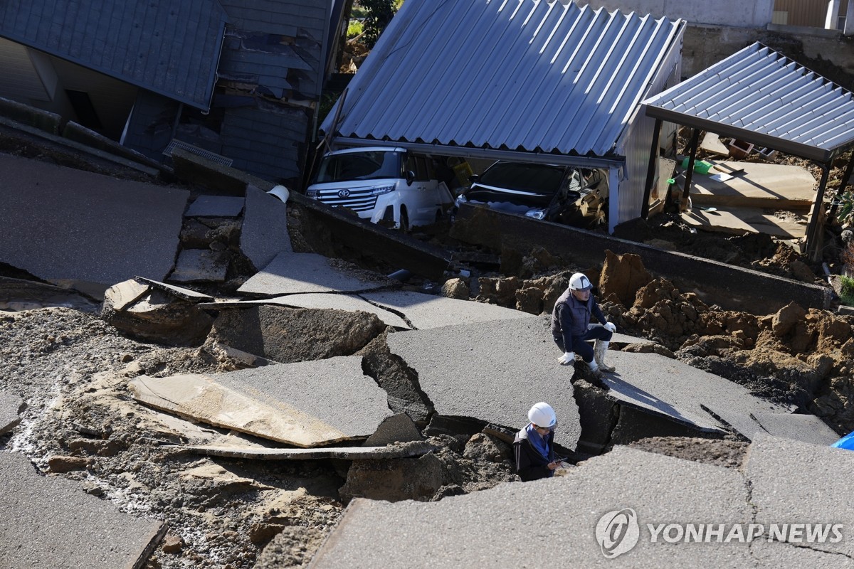 Yoon sends condolence message to Japan PM over deadly earthquakes