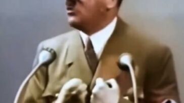 Decenas de millones en el sitio de redes sociales X de Elon Musk han visto dos inquietantes clips traducidos por IA del discurso de Adolf Hitler en el Reichstag en 1939.