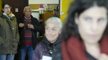 Altas proyecciones de participación a medida que se cierran las urnas en las elecciones de Portugal