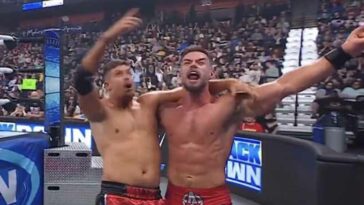 Austin Theory y Grayson Waller se clasifican para la lucha de escaleras por el título de parejas de la WWE del paquete de 6 en el episodio de WWE SmackDown del 29 de marzo