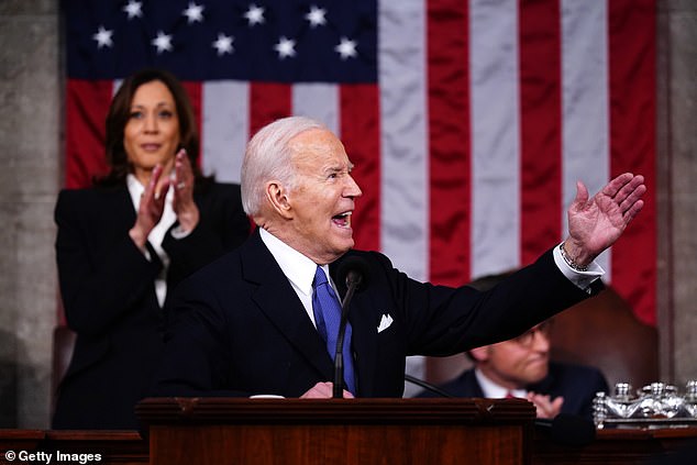El presidente Joe Biden realizó una actuación contundente al exponer su plataforma para las elecciones durante su discurso sobre el Estado de la Unión ante el Congreso el jueves por la noche.