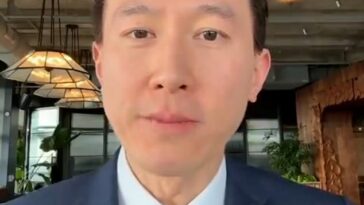 El director ejecutivo de TikTok, Shou Zi Chew, publicó una respuesta en video el miércoles luego de la votación de la Cámara de Representantes de EE. UU. sobre un proyecto de ley que prohibiría la plataforma en los Estados Unidos.
