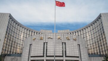 El gobernador del banco central de China dice que hay margen para reducir los requisitos de reserva de los bancos