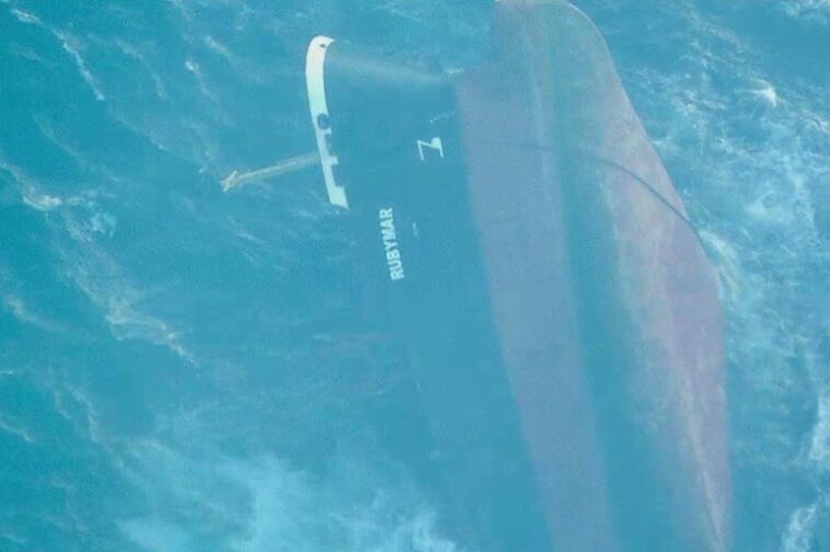 El hundimiento del Rubymar plantea una "gran crisis medioambiental" en el Mar Rojo