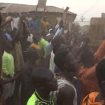 El presidente de Nigeria envía tropas para rescatar a más de 250 estudiantes secuestrados