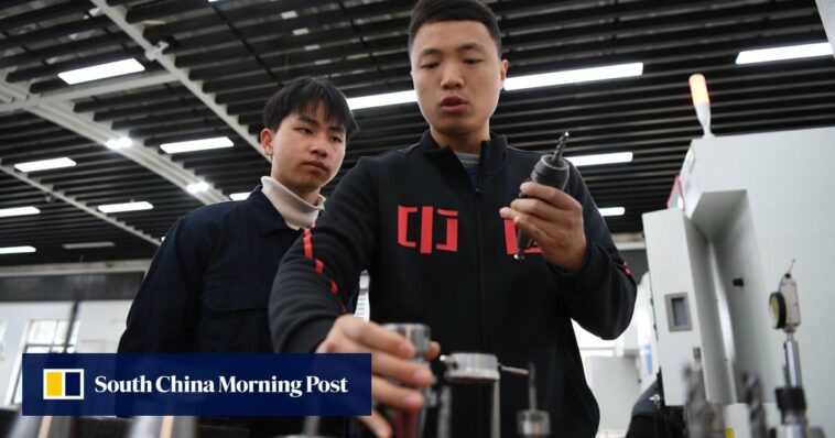 Impulso para aumentar los ingresos y la posición social de los indispensables artesanos de China