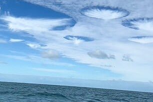 BlacktipH, un programa de pesca en agua salada en línea cuyo canal de YouTube cuenta con más de 1.000.000 de suscriptores, publicó su propio video de las nubes desde abajo mientras aparecían.