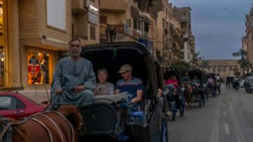 La inestabilidad económica y regional plantea desafíos para la industria turística de Egipto