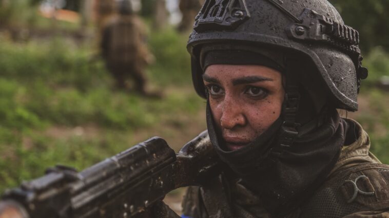 Las mujeres soldado de Ucrania luchan en dos frentes: contra los rusos y contra el sexismo dentro de sus filas.