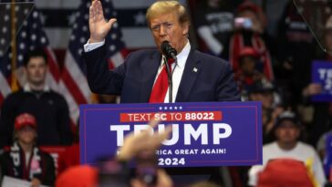 Los grupos electorales aliados de Trump quemaron millones sin evidencia de fraude generalizado