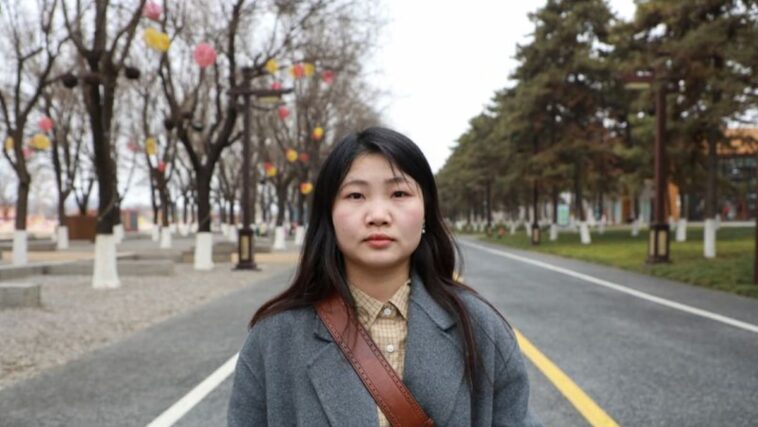 Más mujeres en China eligen la soltería mientras la economía tartamudea