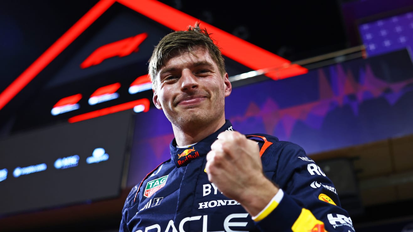 Max Verstappen vence a Charles Leclerc y George Russell y logra la pole en el Gran Premio de Bahréin que abre la temporada
