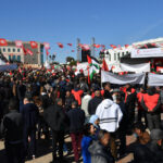 Miles de personas protestan por la caída del nivel de vida en Túnez