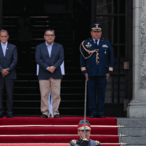 Perú: Primer Ministro Otarola renuncia en medio de acusaciones de corrupción