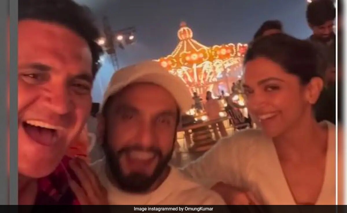 Ranveer Singh And Deepika Padukone Sing Omung Kumar