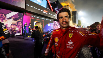 TREMAYNE: El asalto de Sainz en Bahréin fue la respuesta perfecta a la noticia de su inminente salida de Ferrari