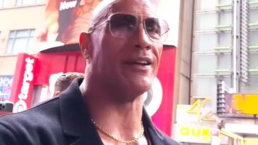 The Rock celebra el lanzamiento de un producto de cuidado masculino con una aparición sorpresa en Times Square