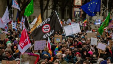 Un grupo político de extrema derecha está ganando popularidad en Alemania, pero también lo hacen las protestas en su contra.