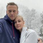 La esposa de Alexei Navalny, Yulia, ha compartido con el mundo su último mensaje a su marido.  La afligida viuda no pudo asistir al funeral de Navalny por temor a ser arrestada.  Ella se comprometió a continuar su trabajo y recurrió a X para compartir un video acompañado de sus conmovedoras palabras.
