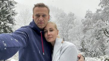 La esposa de Alexei Navalny, Yulia, ha compartido con el mundo su último mensaje a su marido.  La afligida viuda no pudo asistir al funeral de Navalny por temor a ser arrestada.  Ella se comprometió a continuar su trabajo y recurrió a X para compartir un video acompañado de sus conmovedoras palabras.