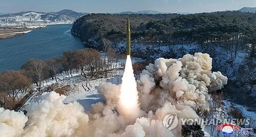 (3rd LD) N. Korea fires intermediate-range ballistic missile into East Sea: JCS
